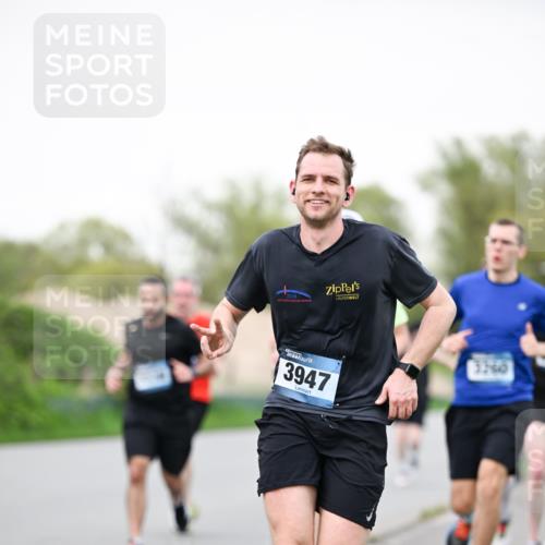 07.04.2024 - 43. Internationalen Wilhelmsburger Insellauf Dr. Thomas Lammeyer http://msf.ph/oto/6039537 07.04.2024 10:32:05 Laufen 3947, 3760 meine-sportfotos.de