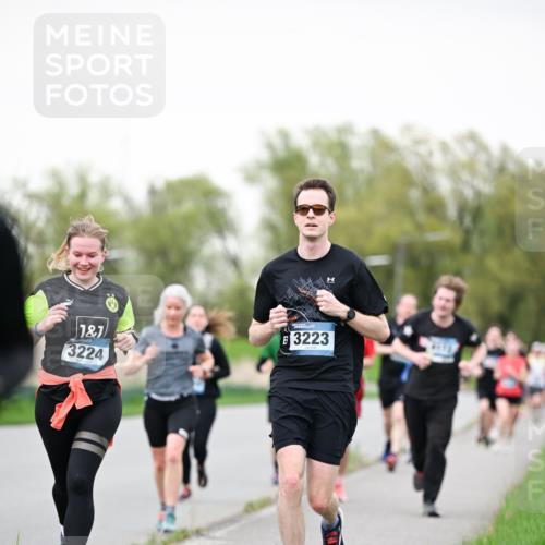07.04.2024 - 43. Internationalen Wilhelmsburger Insellauf Dr. Thomas Lammeyer http://msf.ph/oto/6039569 07.04.2024 10:32:11 Laufen 3224, 3223 meine-sportfotos.de