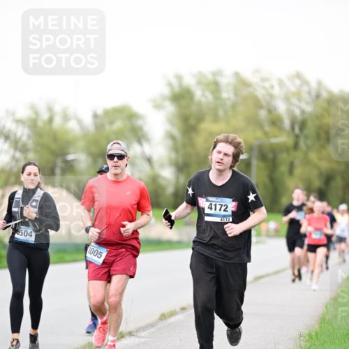 07.04.2024 - 43. Internationalen Wilhelmsburger Insellauf Dr. Thomas Lammeyer http://msf.ph/oto/6039587 07.04.2024 10:32:15 Laufen 504, 3005, 4172, 4172 meine-sportfotos.de
