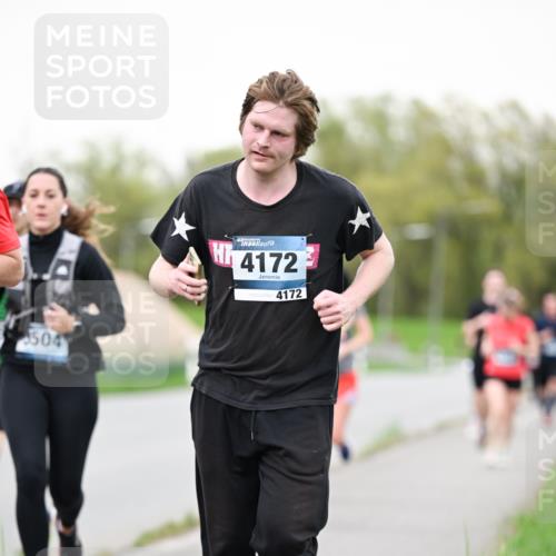 07.04.2024 - 43. Internationalen Wilhelmsburger Insellauf Dr. Thomas Lammeyer http://msf.ph/oto/6039600 07.04.2024 10:32:17 Laufen 504, 4172, 4172 meine-sportfotos.de