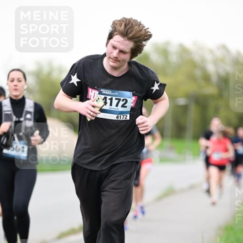 07.04.2024 - 43. Internationalen Wilhelmsburger Insellauf Dr. Thomas Lammeyer http://msf.ph/oto/6039601 07.04.2024 10:32:17 Laufen 504, 4172, 4172 meine-sportfotos.de