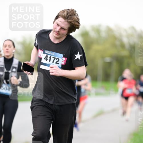 07.04.2024 - 43. Internationalen Wilhelmsburger Insellauf Dr. Thomas Lammeyer http://msf.ph/oto/6039603 07.04.2024 10:32:17 Laufen 504, 43, 4172 meine-sportfotos.de
