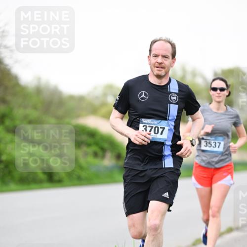 07.04.2024 - 43. Internationalen Wilhelmsburger Insellauf Dr. Thomas Lammeyer http://msf.ph/oto/6039613 07.04.2024 10:32:20 Laufen 3707, 3537 meine-sportfotos.de