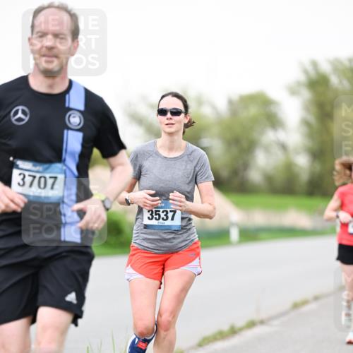 07.04.2024 - 43. Internationalen Wilhelmsburger Insellauf Dr. Thomas Lammeyer http://msf.ph/oto/6039616 07.04.2024 10:32:21 Laufen 3707, 3537 meine-sportfotos.de