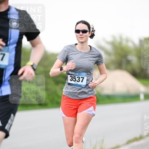 07.04.2024 - 43. Internationalen Wilhelmsburger Insellauf Dr. Thomas Lammeyer http://msf.ph/oto/6039621 07.04.2024 10:32:22 Laufen 7, 3537 meine-sportfotos.de
