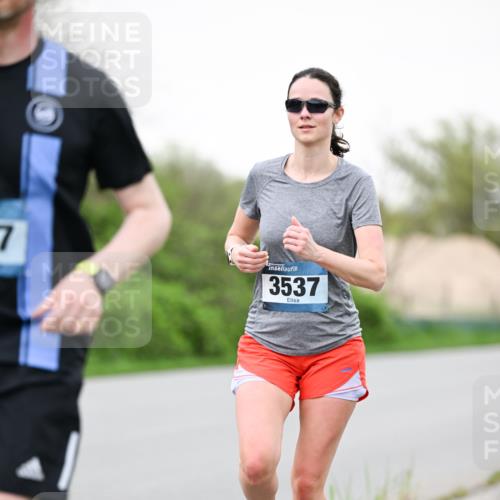 07.04.2024 - 43. Internationalen Wilhelmsburger Insellauf Dr. Thomas Lammeyer http://msf.ph/oto/6039622 07.04.2024 10:32:22 Laufen 7, 3537 meine-sportfotos.de