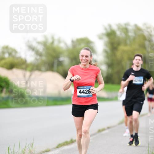 07.04.2024 - 43. Internationalen Wilhelmsburger Insellauf Dr. Thomas Lammeyer http://msf.ph/oto/6039625 07.04.2024 10:32:23 Laufen 4428, 4290 meine-sportfotos.de