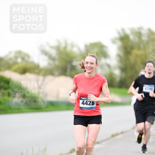 07.04.2024 - 43. Internationalen Wilhelmsburger Insellauf Dr. Thomas Lammeyer http://msf.ph/oto/6039627 07.04.2024 10:32:23 Laufen 4428 meine-sportfotos.de