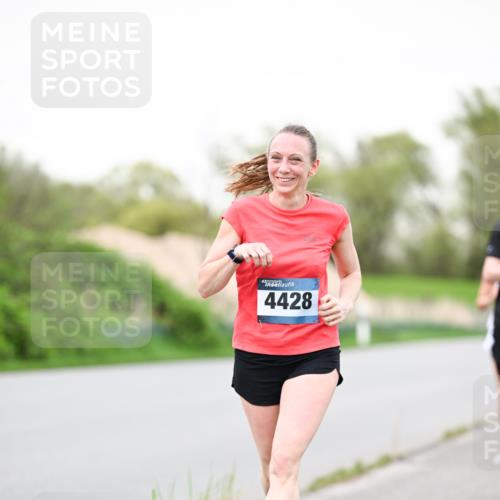07.04.2024 - 43. Internationalen Wilhelmsburger Insellauf Dr. Thomas Lammeyer http://msf.ph/oto/6039631 07.04.2024 10:32:24 Laufen 4428 meine-sportfotos.de