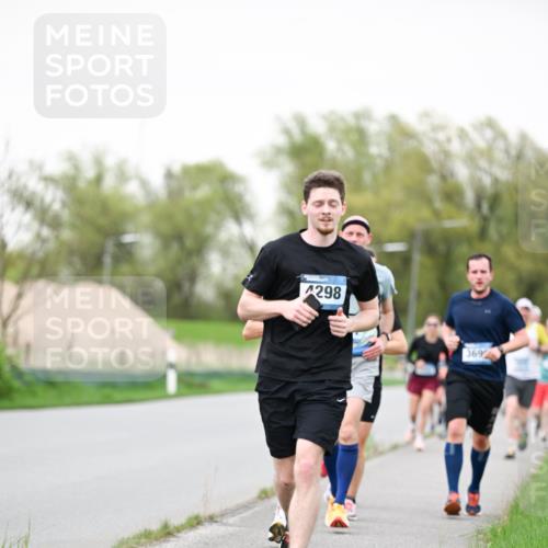 07.04.2024 - 43. Internationalen Wilhelmsburger Insellauf Dr. Thomas Lammeyer http://msf.ph/oto/6039634 07.04.2024 10:32:25 Laufen 298, 369 meine-sportfotos.de