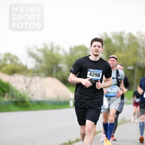 07.04.2024 - 43. Internationalen Wilhelmsburger Insellauf Dr. Thomas Lammeyer http://msf.ph/oto/6039638 07.04.2024 10:32:25 Laufen 4298, 2761 meine-sportfotos.de