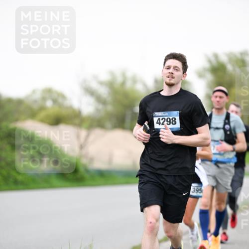 07.04.2024 - 43. Internationalen Wilhelmsburger Insellauf Dr. Thomas Lammeyer http://msf.ph/oto/6039641 07.04.2024 10:32:26 Laufen 4298, 395 meine-sportfotos.de