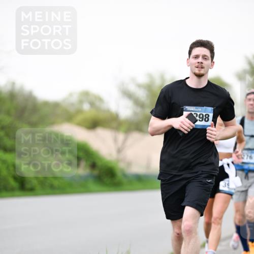 07.04.2024 - 43. Internationalen Wilhelmsburger Insellauf Dr. Thomas Lammeyer http://msf.ph/oto/6039643 07.04.2024 10:32:26 Laufen 98, 60761 meine-sportfotos.de