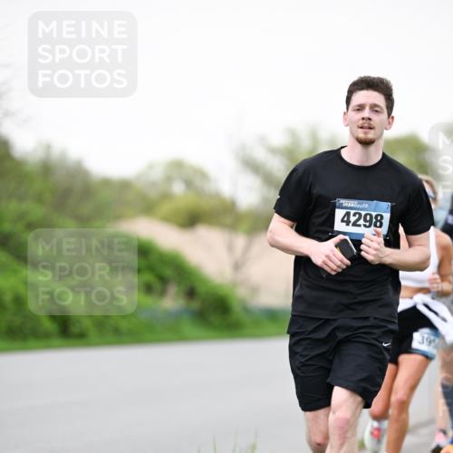 07.04.2024 - 43. Internationalen Wilhelmsburger Insellauf Dr. Thomas Lammeyer http://msf.ph/oto/6039644 07.04.2024 10:32:26 Laufen 4298, 395 meine-sportfotos.de