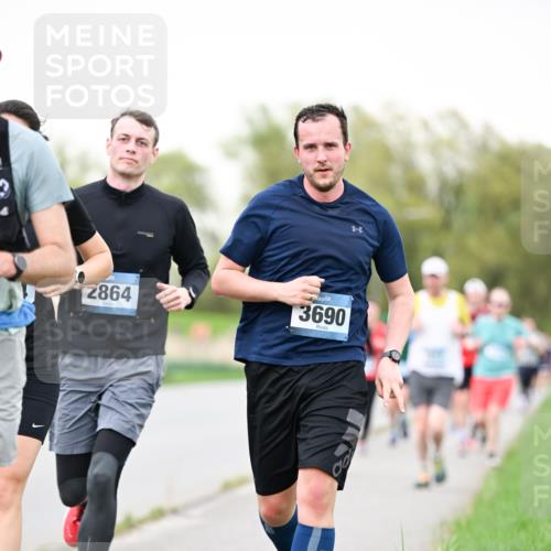 07.04.2024 - 43. Internationalen Wilhelmsburger Insellauf Dr. Thomas Lammeyer http://msf.ph/oto/6039652 07.04.2024 10:32:29 Laufen 2864, 3690 meine-sportfotos.de