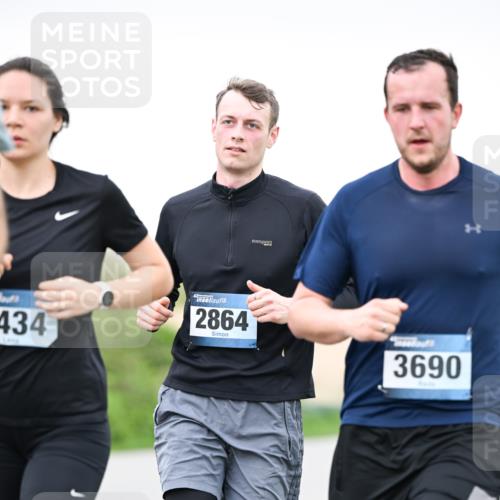 07.04.2024 - 43. Internationalen Wilhelmsburger Insellauf Dr. Thomas Lammeyer http://msf.ph/oto/6039659 07.04.2024 10:32:30 Laufen 434, 2864, 3690 meine-sportfotos.de