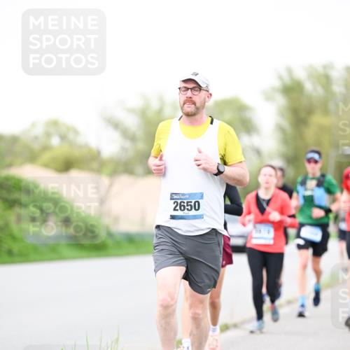 07.04.2024 - 43. Internationalen Wilhelmsburger Insellauf Dr. Thomas Lammeyer http://msf.ph/oto/6039664 07.04.2024 10:32:34 Laufen 2650 meine-sportfotos.de