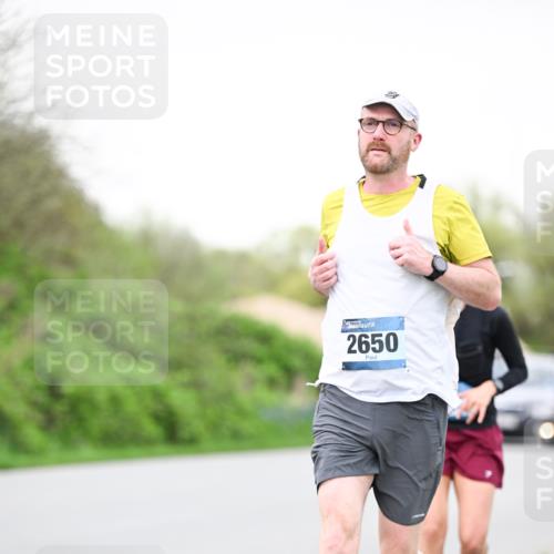 07.04.2024 - 43. Internationalen Wilhelmsburger Insellauf Dr. Thomas Lammeyer http://msf.ph/oto/6039670 07.04.2024 10:32:34 Laufen 2650 meine-sportfotos.de
