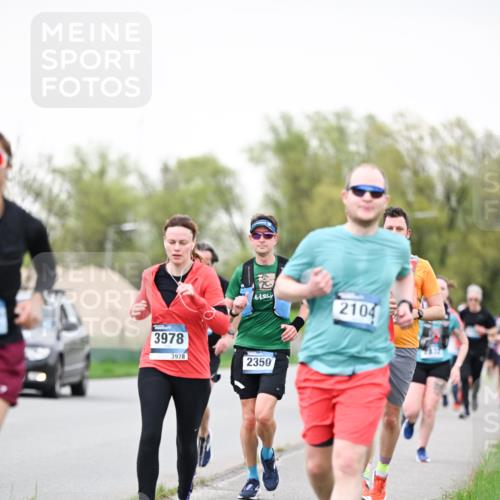 07.04.2024 - 43. Internationalen Wilhelmsburger Insellauf Dr. Thomas Lammeyer http://msf.ph/oto/6039673 07.04.2024 10:32:35 Laufen 3978, 3978, 2350, 2104 meine-sportfotos.de