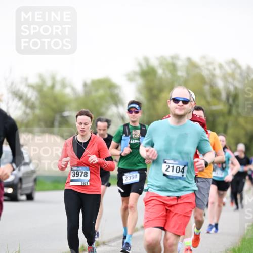 07.04.2024 - 43. Internationalen Wilhelmsburger Insellauf Dr. Thomas Lammeyer http://msf.ph/oto/6039674 07.04.2024 10:32:35 Laufen 3978, 3978, 2350, 2104 meine-sportfotos.de