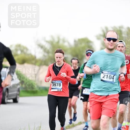07.04.2024 - 43. Internationalen Wilhelmsburger Insellauf Dr. Thomas Lammeyer http://msf.ph/oto/6039677 07.04.2024 10:32:36 Laufen 3978, 235, 3978, 2104 meine-sportfotos.de