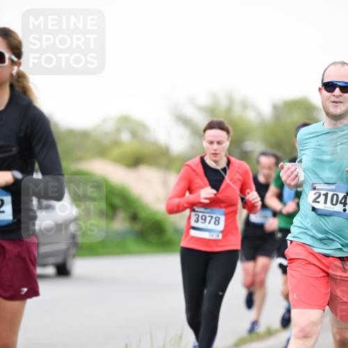 07.04.2024 - 43. Internationalen Wilhelmsburger Insellauf Dr. Thomas Lammeyer http://msf.ph/oto/6039679 07.04.2024 10:32:36 Laufen 2, 3978, 7715, 2104 meine-sportfotos.de