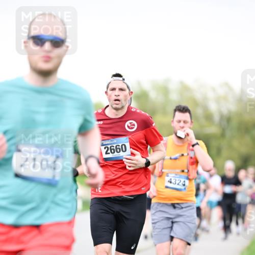 07.04.2024 - 43. Internationalen Wilhelmsburger Insellauf Dr. Thomas Lammeyer http://msf.ph/oto/6039683 07.04.2024 10:32:37 Laufen 2104, 2660, 4324 meine-sportfotos.de