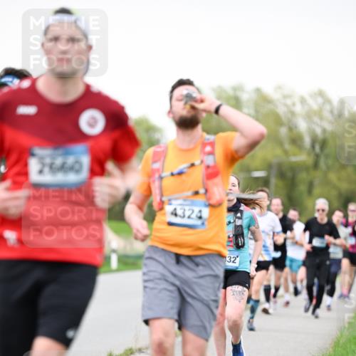 07.04.2024 - 43. Internationalen Wilhelmsburger Insellauf Dr. Thomas Lammeyer http://msf.ph/oto/6039688 07.04.2024 10:32:38 Laufen 2660, 4324, 32 meine-sportfotos.de