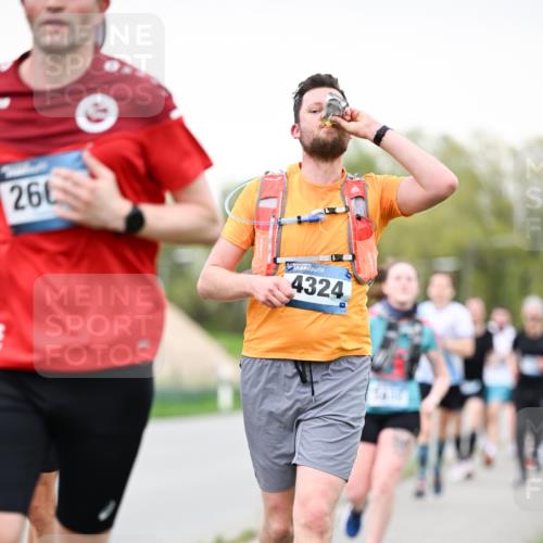 07.04.2024 - 43. Internationalen Wilhelmsburger Insellauf Dr. Thomas Lammeyer http://msf.ph/oto/6039690 07.04.2024 10:32:39 Laufen 266, 4324 meine-sportfotos.de