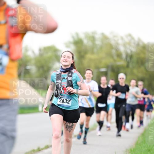 07.04.2024 - 43. Internationalen Wilhelmsburger Insellauf Dr. Thomas Lammeyer http://msf.ph/oto/6039698 07.04.2024 10:32:40 Laufen 2432 meine-sportfotos.de