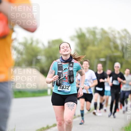 07.04.2024 - 43. Internationalen Wilhelmsburger Insellauf Dr. Thomas Lammeyer http://msf.ph/oto/6039700 07.04.2024 10:32:41 Laufen 2432 meine-sportfotos.de