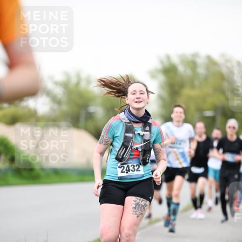 07.04.2024 - 43. Internationalen Wilhelmsburger Insellauf Dr. Thomas Lammeyer http://msf.ph/oto/6039702 07.04.2024 10:32:41 Laufen 2432 meine-sportfotos.de