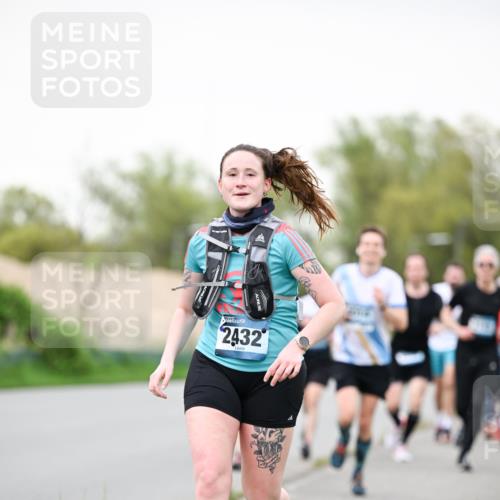 07.04.2024 - 43. Internationalen Wilhelmsburger Insellauf Dr. Thomas Lammeyer http://msf.ph/oto/6039704 07.04.2024 10:32:41 Laufen 2432 meine-sportfotos.de