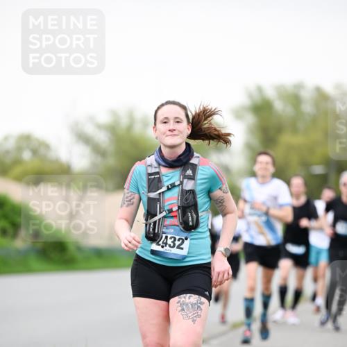 07.04.2024 - 43. Internationalen Wilhelmsburger Insellauf Dr. Thomas Lammeyer http://msf.ph/oto/6039705 07.04.2024 10:32:41 Laufen 2432 meine-sportfotos.de
