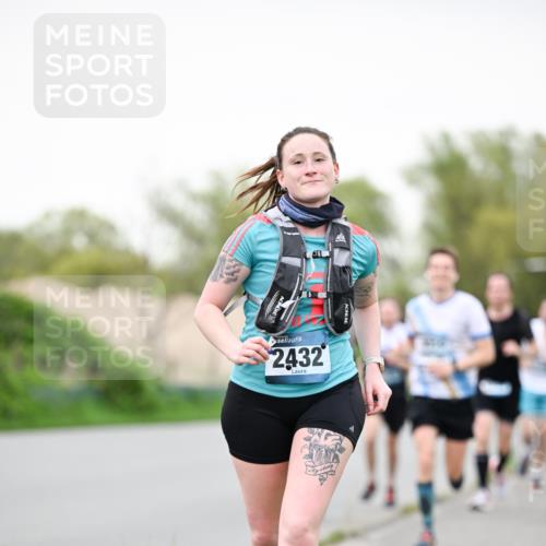 07.04.2024 - 43. Internationalen Wilhelmsburger Insellauf Dr. Thomas Lammeyer http://msf.ph/oto/6039706 07.04.2024 10:32:41 Laufen 2432 meine-sportfotos.de