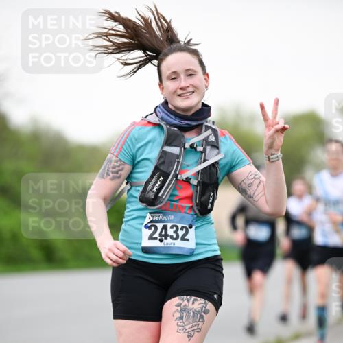 07.04.2024 - 43. Internationalen Wilhelmsburger Insellauf Dr. Thomas Lammeyer http://msf.ph/oto/6039712 07.04.2024 10:32:42 Laufen 2432 meine-sportfotos.de
