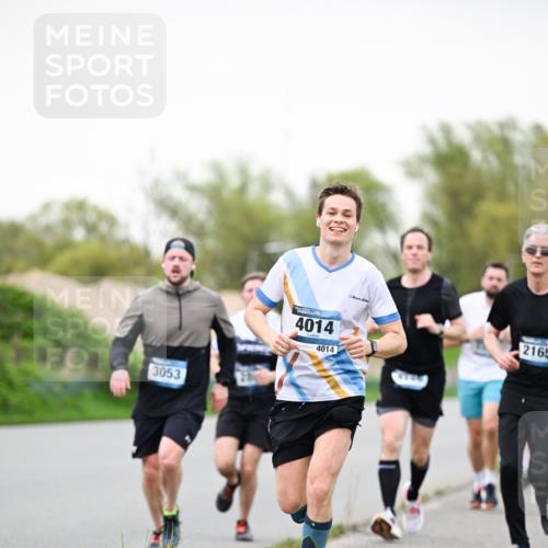 07.04.2024 - 43. Internationalen Wilhelmsburger Insellauf Dr. Thomas Lammeyer http://msf.ph/oto/6039719 07.04.2024 10:32:44 Laufen 3053, 4014, 4014, 2165 meine-sportfotos.de