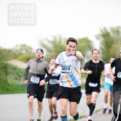07.04.2024 - 43. Internationalen Wilhelmsburger Insellauf Dr. Thomas Lammeyer http://msf.ph/oto/6039722 07.04.2024 10:32:44 Laufen 3053, 4014, 4014, 121 meine-sportfotos.de