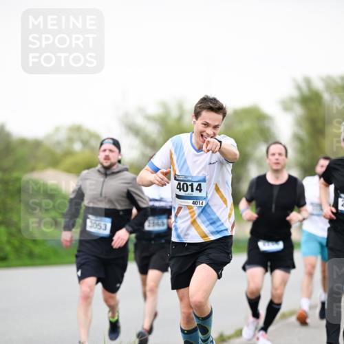 07.04.2024 - 43. Internationalen Wilhelmsburger Insellauf Dr. Thomas Lammeyer http://msf.ph/oto/6039723 07.04.2024 10:32:44 Laufen 3053, 4014, 4014, 2 meine-sportfotos.de