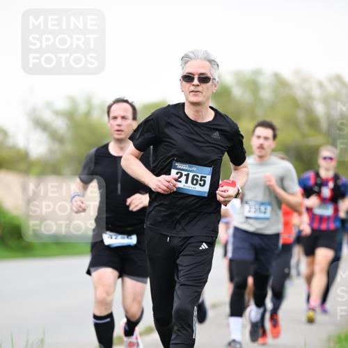 07.04.2024 - 43. Internationalen Wilhelmsburger Insellauf Dr. Thomas Lammeyer http://msf.ph/oto/6039731 07.04.2024 10:32:46 Laufen 2165 meine-sportfotos.de