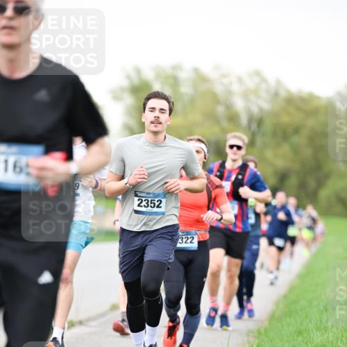 07.04.2024 - 43. Internationalen Wilhelmsburger Insellauf Dr. Thomas Lammeyer http://msf.ph/oto/6039735 07.04.2024 10:32:47 Laufen 166, 2352, 322 meine-sportfotos.de