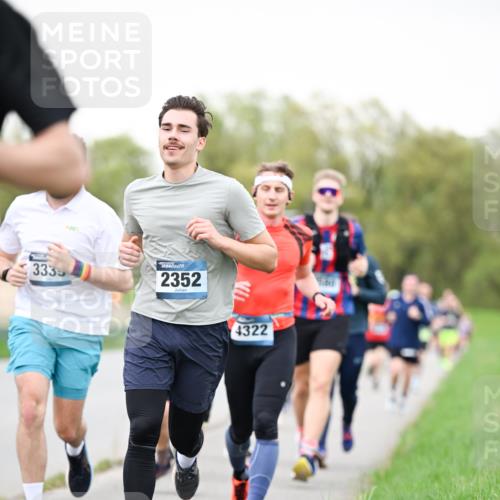 07.04.2024 - 43. Internationalen Wilhelmsburger Insellauf Dr. Thomas Lammeyer http://msf.ph/oto/6039739 07.04.2024 10:32:47 Laufen 3335, 2352, 4322 meine-sportfotos.de