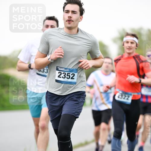 07.04.2024 - 43. Internationalen Wilhelmsburger Insellauf Dr. Thomas Lammeyer http://msf.ph/oto/6039744 07.04.2024 10:32:48 Laufen 2352, 4322 meine-sportfotos.de