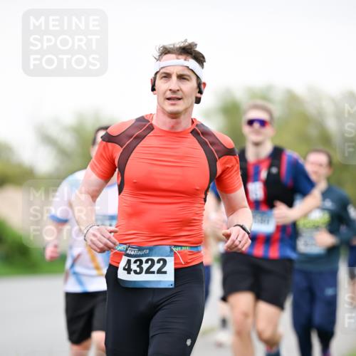 07.04.2024 - 43. Internationalen Wilhelmsburger Insellauf Dr. Thomas Lammeyer http://msf.ph/oto/6039750 07.04.2024 10:32:50 Laufen 4322 meine-sportfotos.de