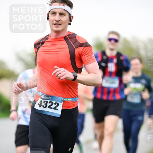 07.04.2024 - 43. Internationalen Wilhelmsburger Insellauf Dr. Thomas Lammeyer http://msf.ph/oto/6039752 07.04.2024 10:32:50 Laufen 4322 meine-sportfotos.de