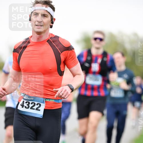 07.04.2024 - 43. Internationalen Wilhelmsburger Insellauf Dr. Thomas Lammeyer http://msf.ph/oto/6039753 07.04.2024 10:32:50 Laufen 4322 meine-sportfotos.de