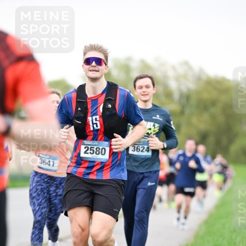 07.04.2024 - 43. Internationalen Wilhelmsburger Insellauf Dr. Thomas Lammeyer http://msf.ph/oto/6039754 07.04.2024 10:32:51 Laufen 3641, 15, 2580, 3624 meine-sportfotos.de