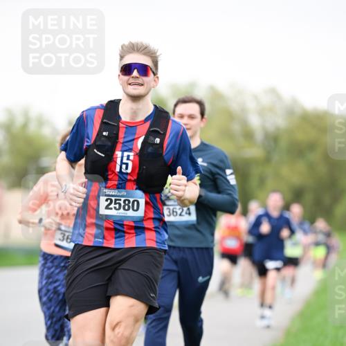 07.04.2024 - 43. Internationalen Wilhelmsburger Insellauf Dr. Thomas Lammeyer http://msf.ph/oto/6039757 07.04.2024 10:32:51 Laufen 36, 15, 2580, 3624 meine-sportfotos.de