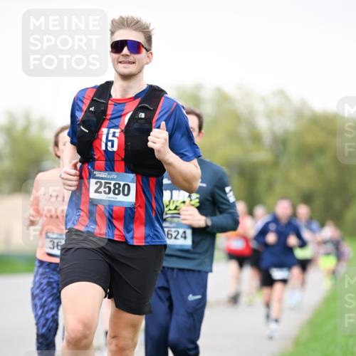 07.04.2024 - 43. Internationalen Wilhelmsburger Insellauf Dr. Thomas Lammeyer http://msf.ph/oto/6039758 07.04.2024 10:32:51 Laufen 36, 15, 2580, 624 meine-sportfotos.de
