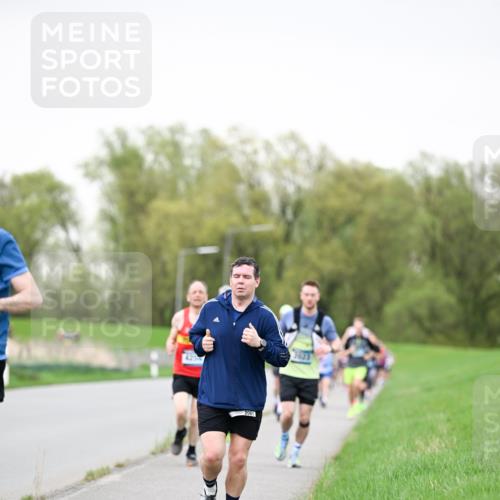 07.04.2024 - 43. Internationalen Wilhelmsburger Insellauf Dr. Thomas Lammeyer http://msf.ph/oto/6039765 07.04.2024 10:32:54 Laufen 2061 meine-sportfotos.de